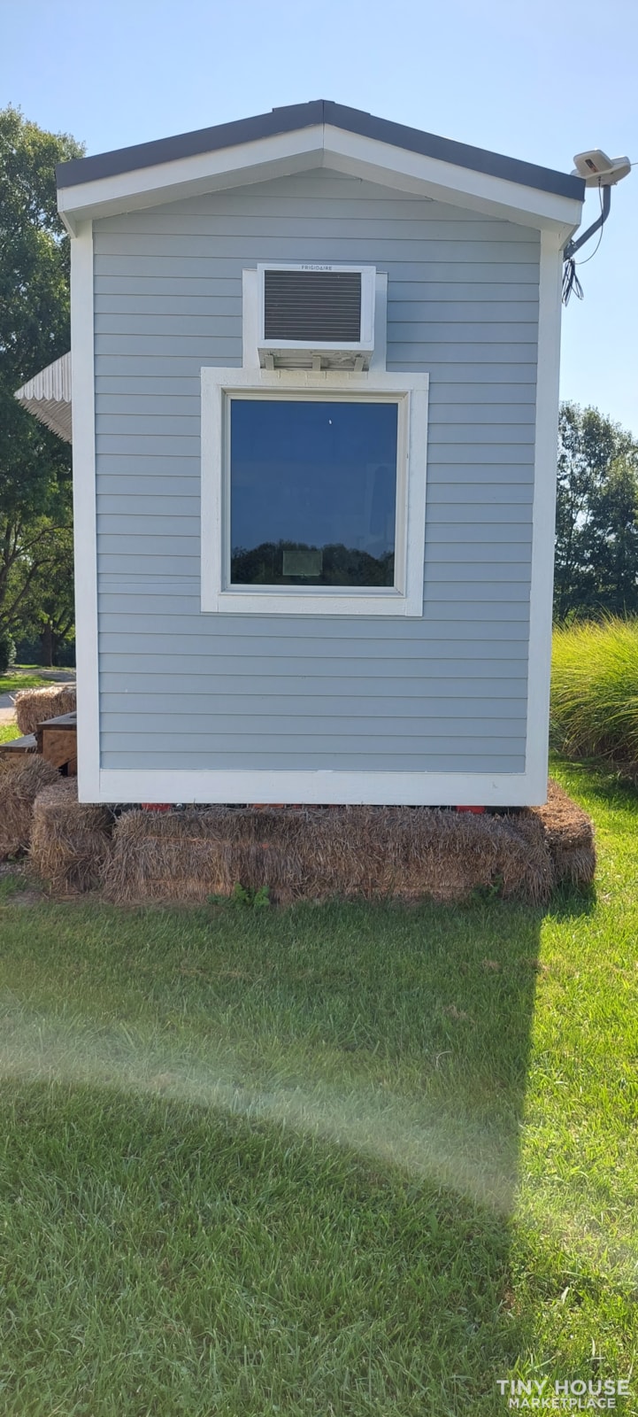 20' Tiny House on Wheels - furnished - Image 2 Thumbnail
