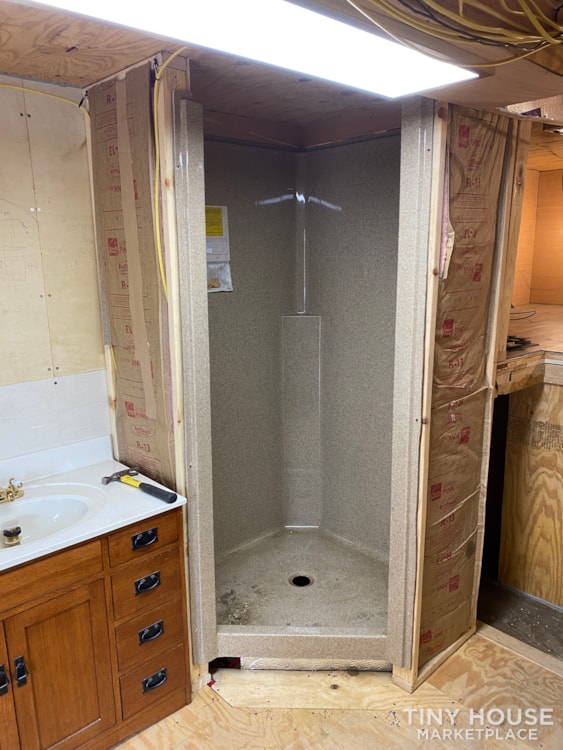 2004 Remodeled Custom Wildside 48' x 8.5' Gooseneck Car Hauler - Image 4 Thumbnail