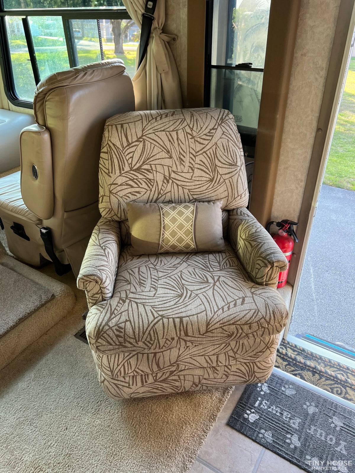 2005 Tiffin Allegro Bay Class A Motorhome  - Image 4 Thumbnail