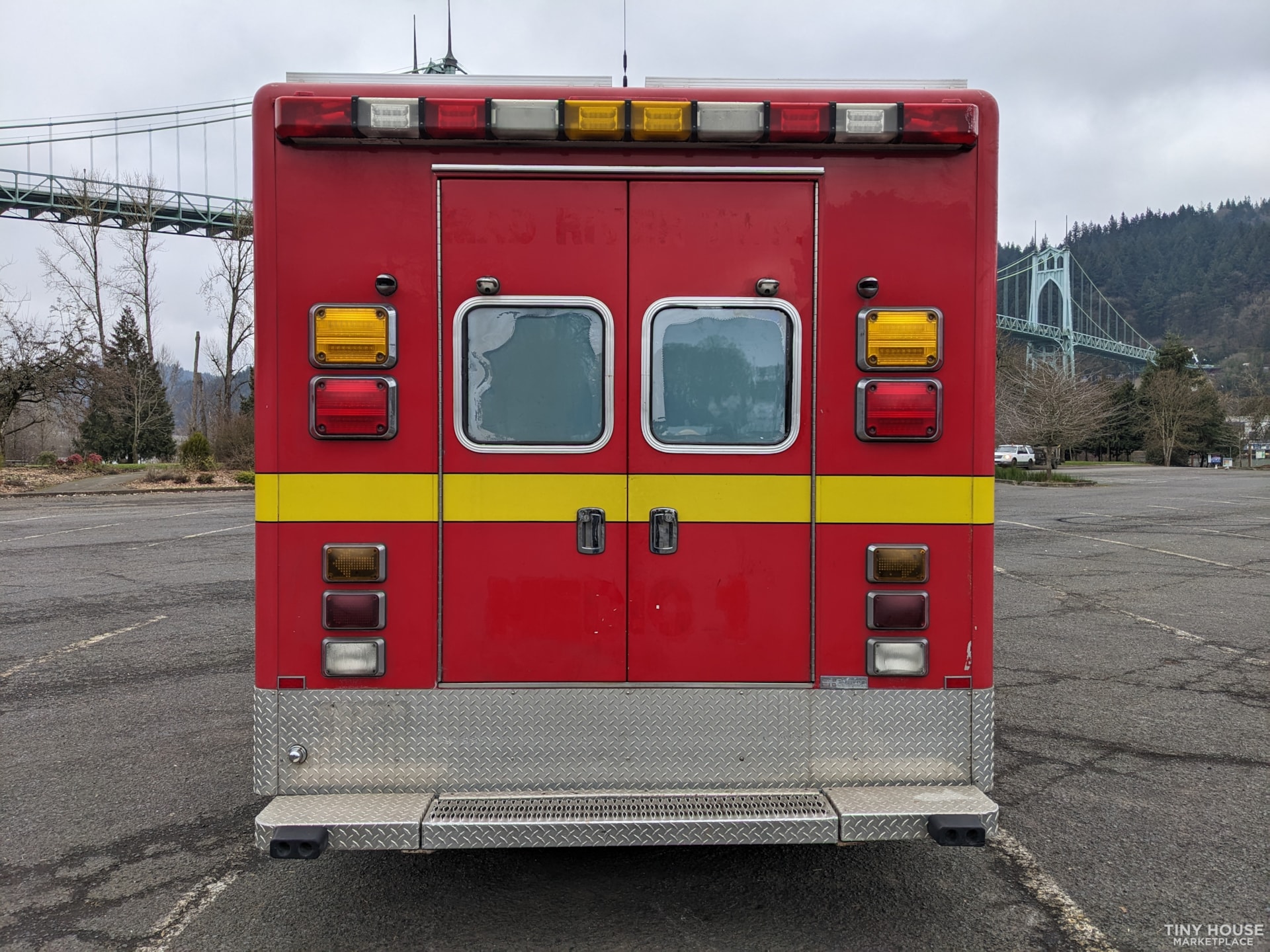2008 International 4300 Ambulance - Image 2 Thumbnail