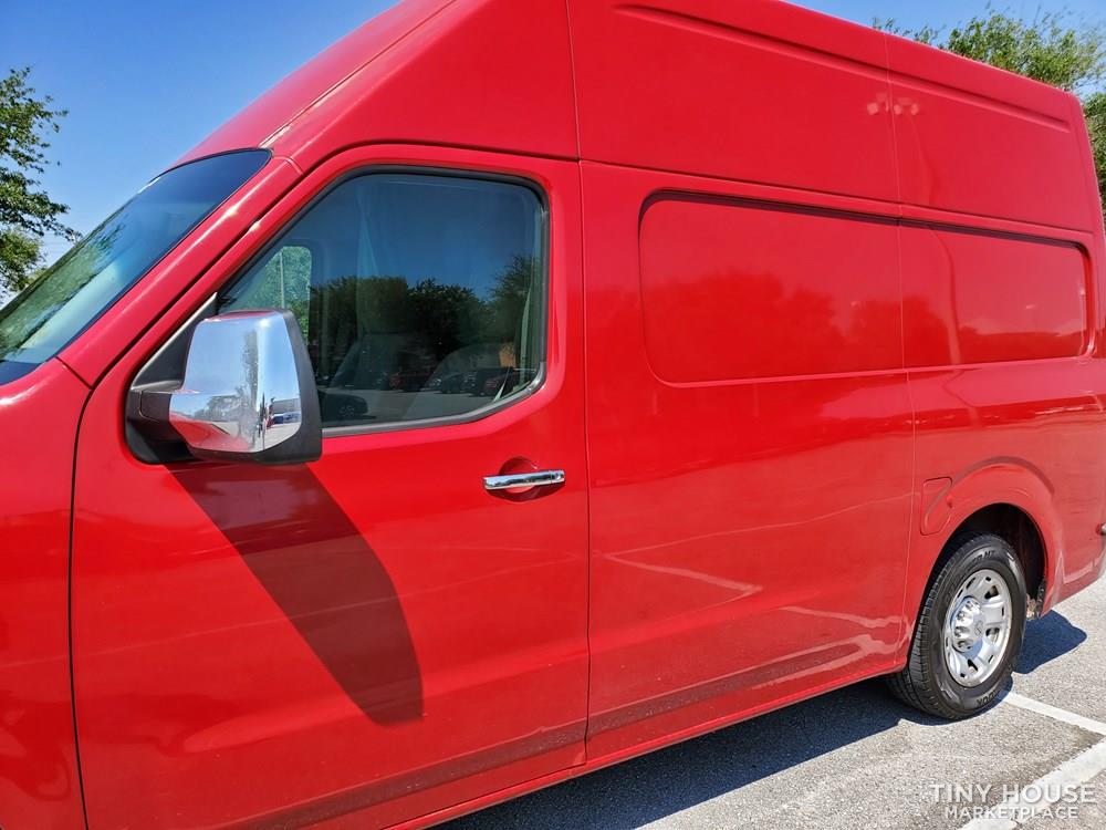 2012 Nissan NV2500 Camper Van - Image 2 Thumbnail
