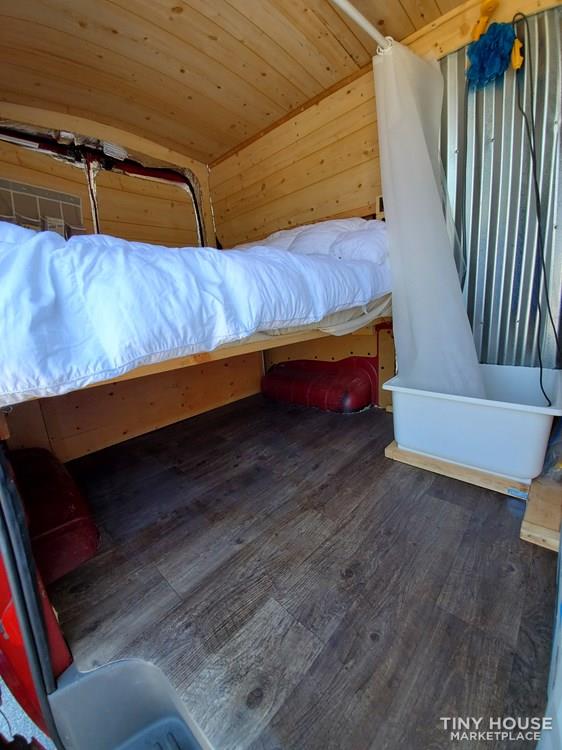 2012 Nissan NV2500 Camper Van - Image 3 Thumbnail