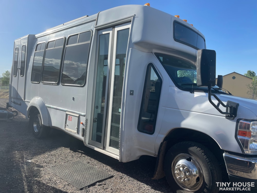 2015 22' Solar Powered Bus Conversion Ready - Image 1 Thumbnail