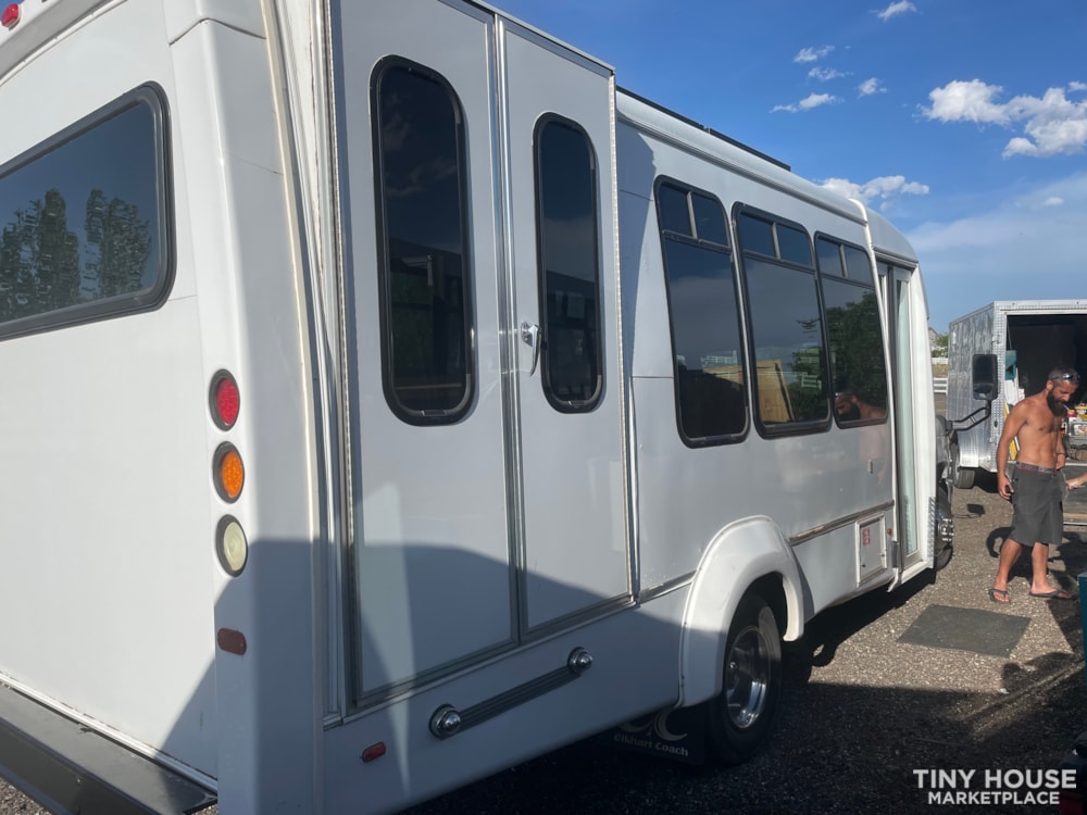 2015 22' Solar Powered Bus Conversion Ready - Image 4 Thumbnail