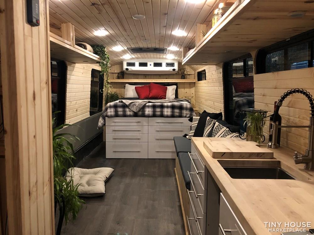 2015 Ford F550 Solar Conversion Bus