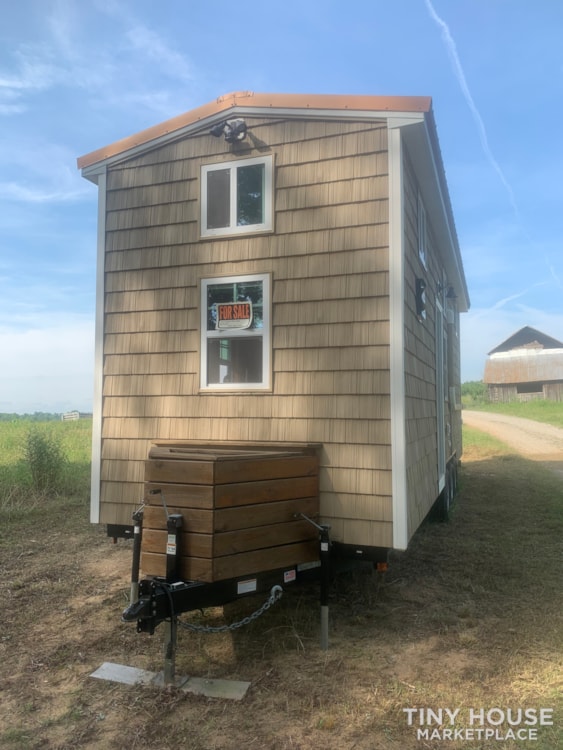 2016 Custom 28’ Tiny House - Image 3 Thumbnail