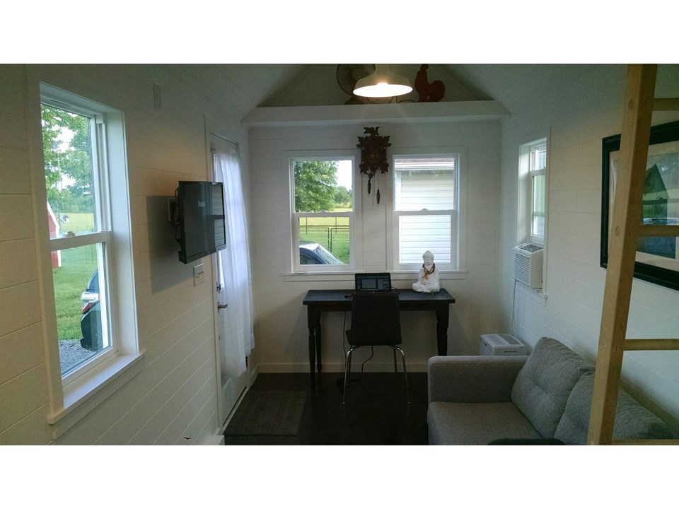 Stylish Tiny House for Sale! - Image 4 Thumbnail