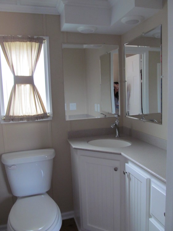 Gently Used Custom Tiny Home by Pinnacle Park Homes - Image 3 Thumbnail