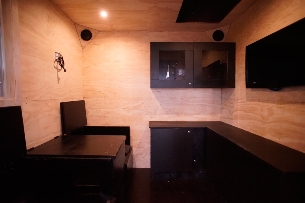 Tiny Room | Private Hideaway - Image 2 Thumbnail