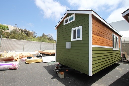 9 x 22 NW BUNGALOW 198 SQ FT FULL KITCHEN APPLIANCES BATHROOM HARDWOOD FLOORS READY TO LIVE IN OR RENT OUT  AIR BNB - Image 2 Thumbnail
