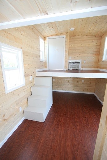 9 x 22 Modern Caravan Tiny House professionally built w/ composting toilet full kitchen and appliances - Image 2 Thumbnail