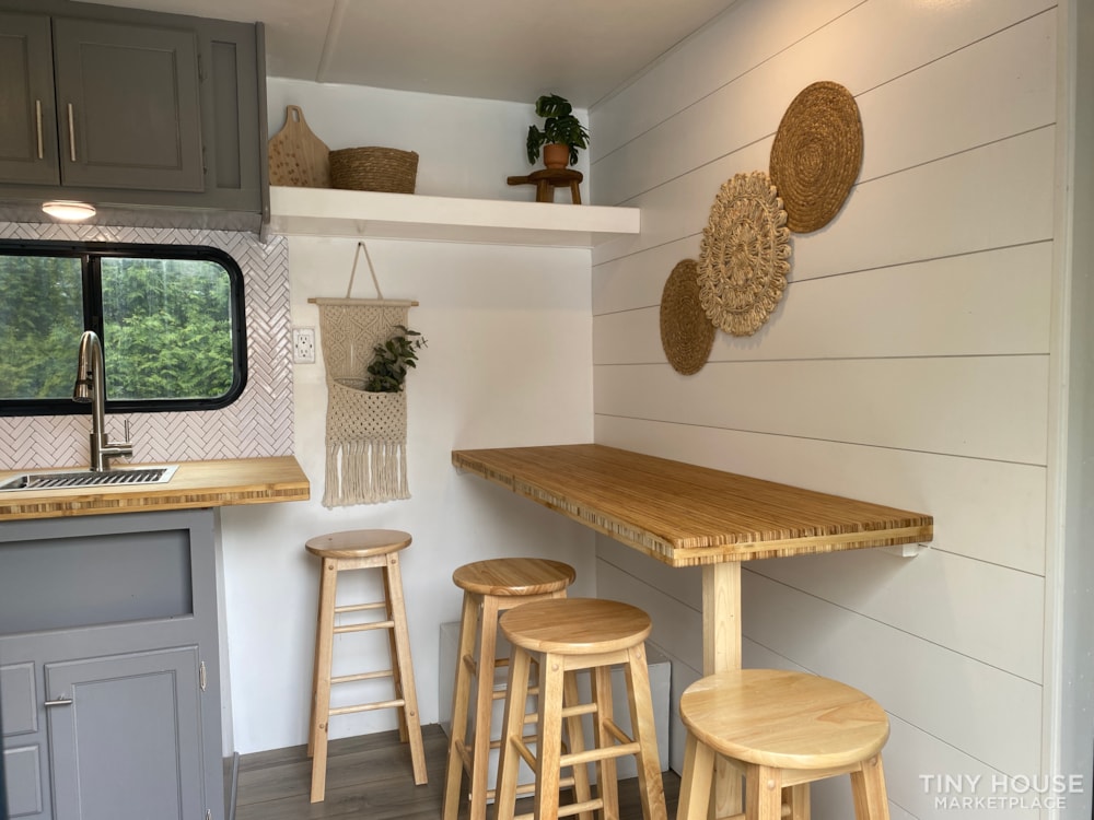 2017 Fully Renovated RV! Sleeps 5! Gorgeous! - Image 3 Thumbnail