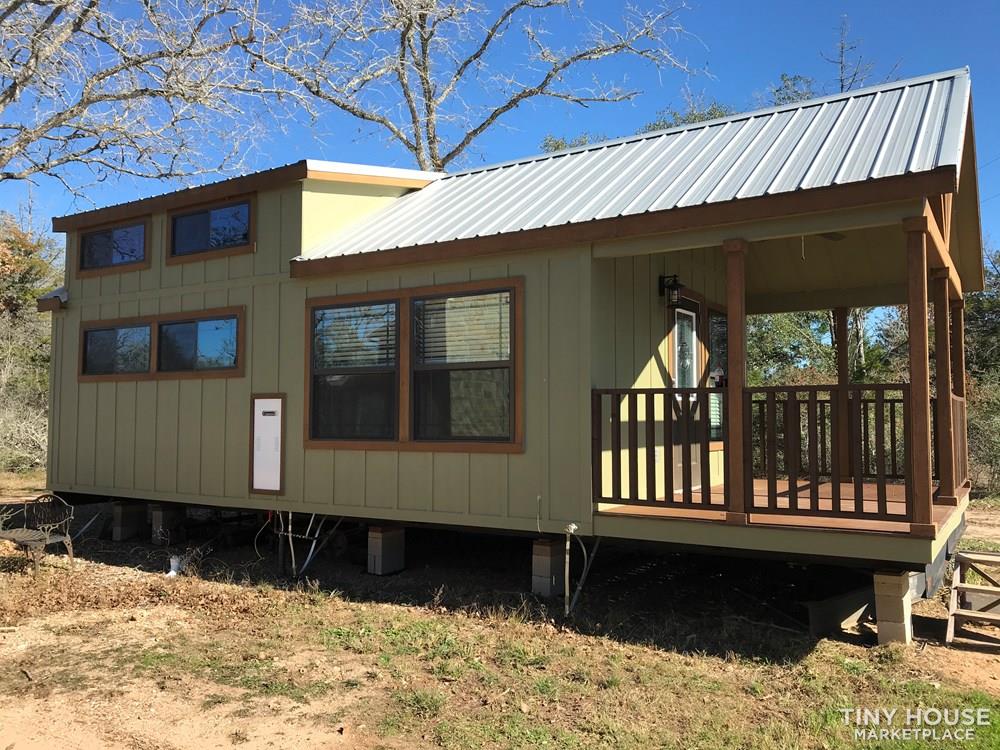 *** SOLD *** 2017 Platinum Tumbleweed Tiny House for Sale - Image 1 Thumbnail