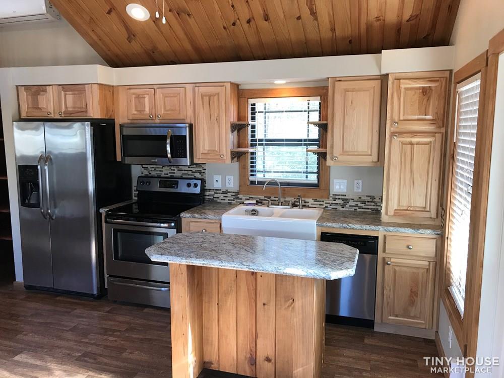 *** SOLD *** 2017 Platinum Tumbleweed Tiny House for Sale - Image 2 Thumbnail