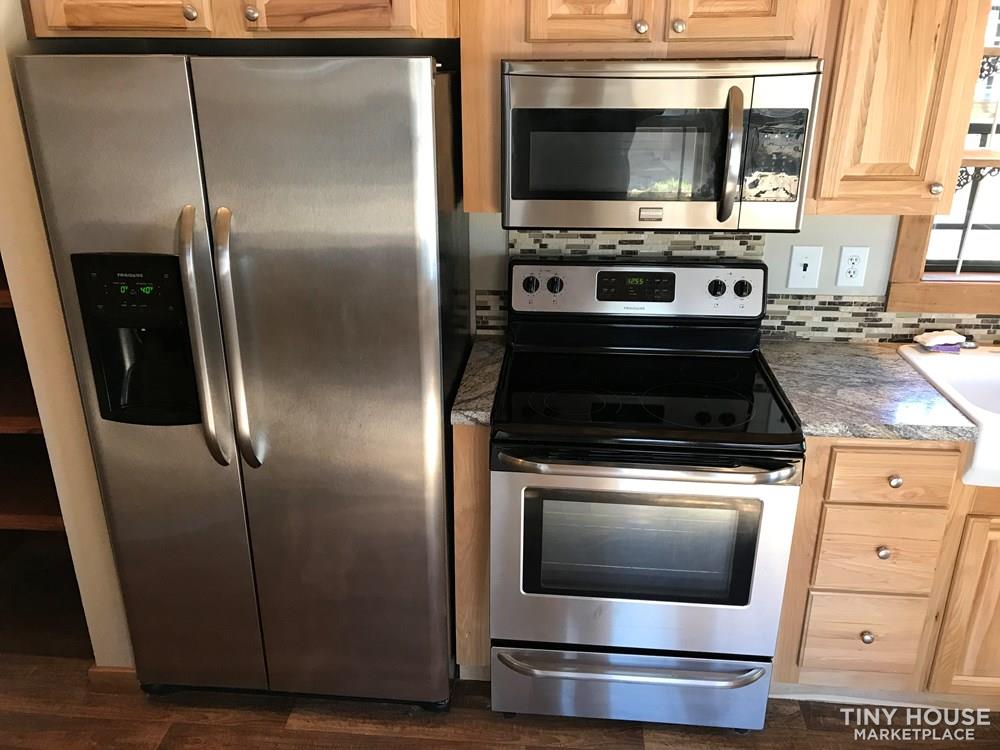 *** SOLD *** 2017 Platinum Tumbleweed Tiny House for Sale - Image 4 Thumbnail