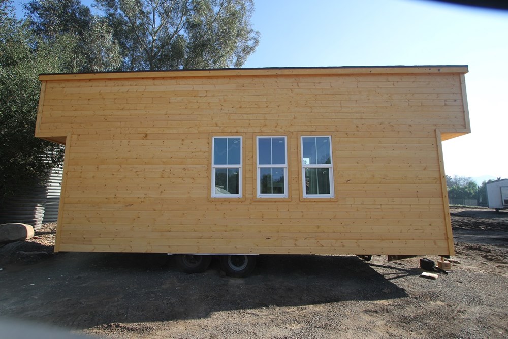 9 X 24 CUSTOM DUAL LOFT MODERN TINY HOUSE PROFESSIONALLY BUILT FULLY FINISHED READY TO LIVE IN FULL KITCHEN BATHROOM WASHER DRYER HARDWOOD FLOORS - Image 3 Thumbnail