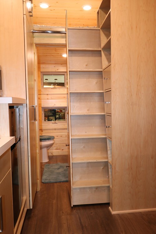 28' RVIA Certified  Travel Trailer - Image 2 Thumbnail
