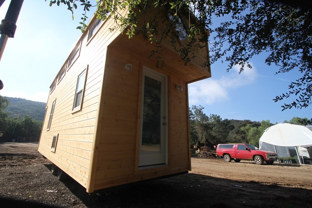 9 X 24 CUSTOM DUAL LOFT MODERN TINY HOUSE PROFESSIONALLY BUILT FULLY FINISHED READY TO LIVE IN FULL KITCHEN BATHROOM WASHER DRYER HARDWOOD FLOORS - Image 4 Thumbnail
