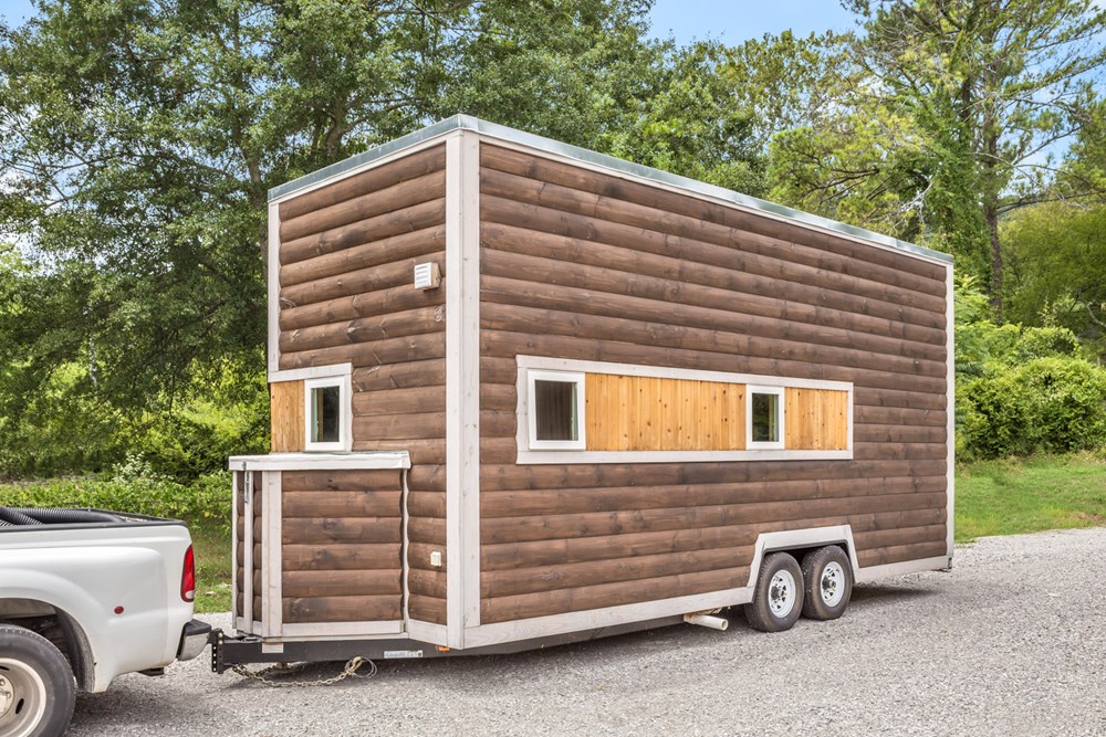 Upscale Tiny House Loaded with Amenities - Image 3 Thumbnail