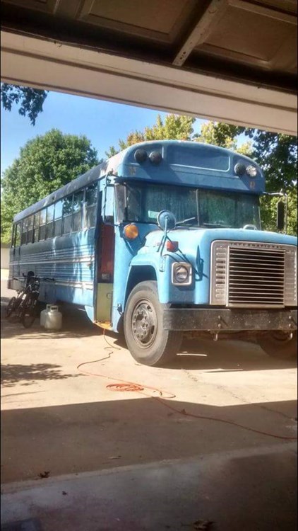 40-Foot Skoolie Fully-Loaded/Move-in Ready!