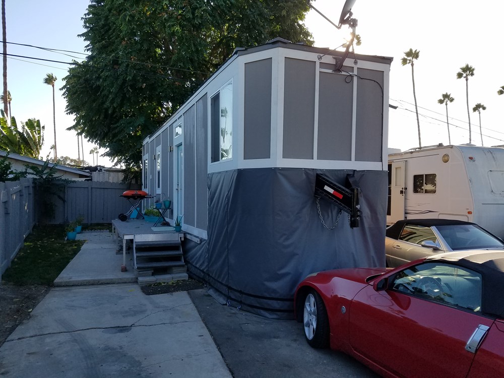 Beautiful custom built California Beach tiny house - Image 2 Thumbnail