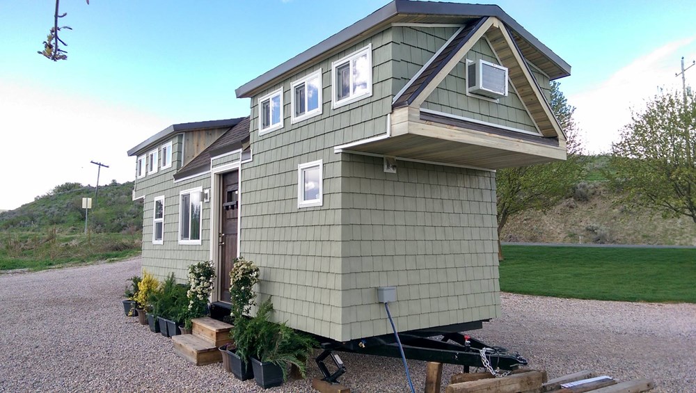 Custom 300 sq. ft. (incl. lofts) Craftsman on Wheels Featured on Tiny House Nation - Image 4 Thumbnail
