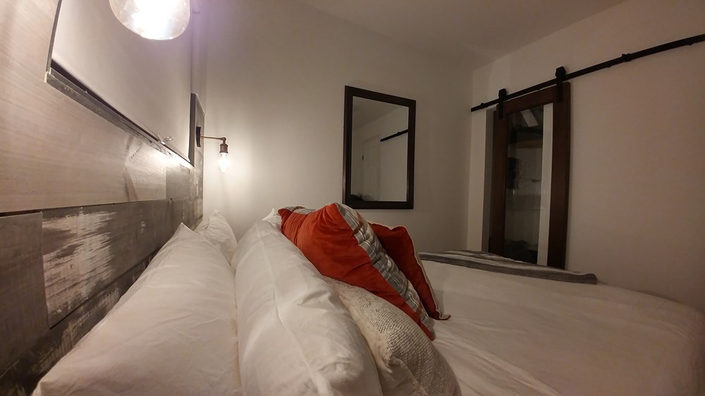 Gorgeous Tiny Home High End Construction - Image 4 Thumbnail