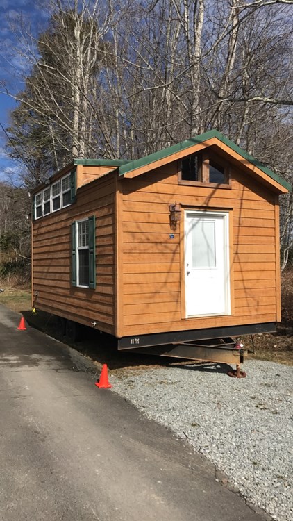 Cabin Tiny House - Image 2 Thumbnail