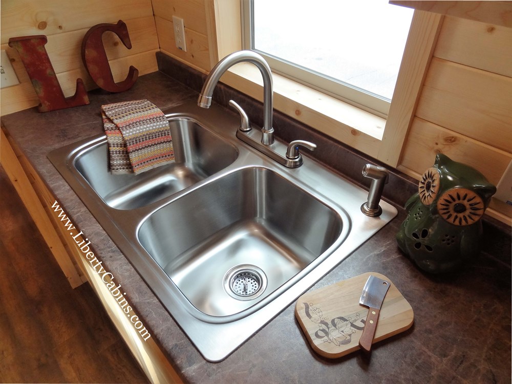 Liberty Cabins Certified Tiny House RV - Image 3 Thumbnail