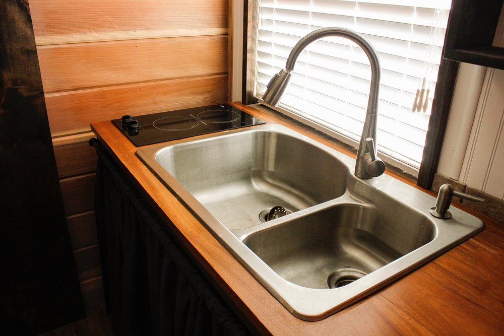 New Redwood Tiny House - Image 4 Thumbnail