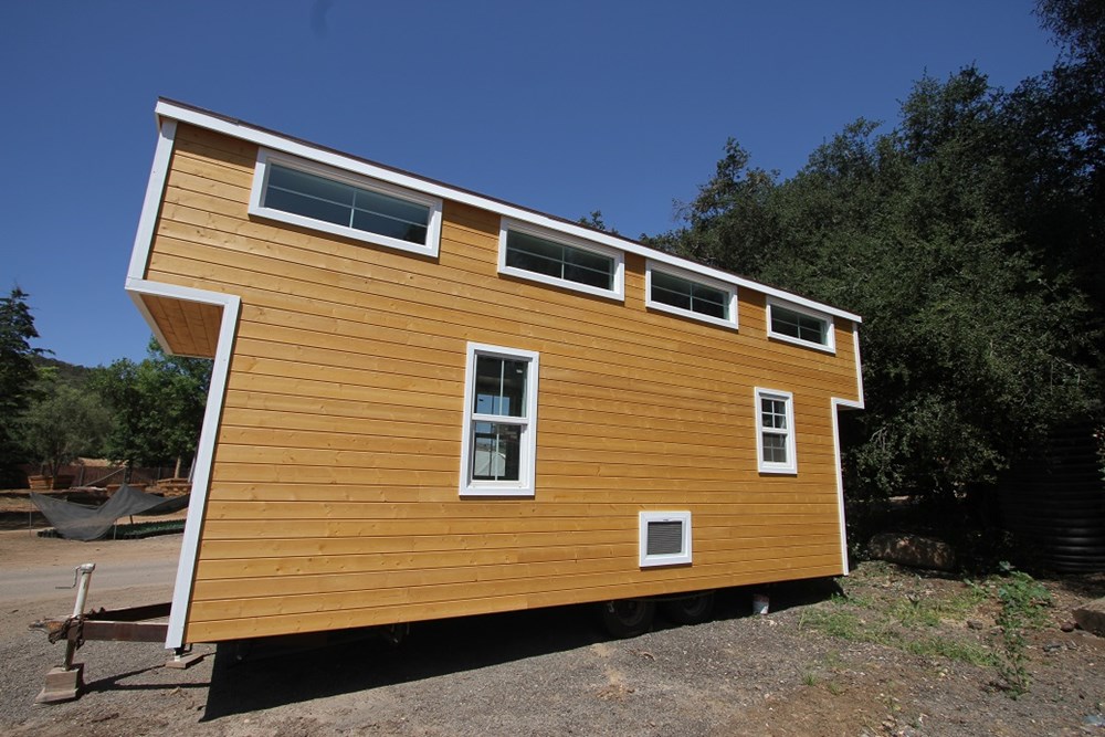 CUSTOM TINY HOUSE 378 SQ FT DUAL LOFT MODERN CARAVAN FULL BATHROOM KITCHEN WASHER DRYER - Image 2 Thumbnail