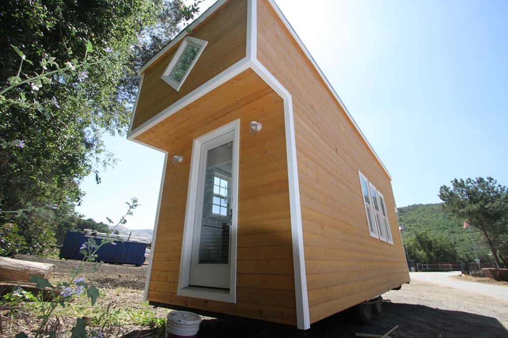 CUSTOM TINY HOUSE 378 SQ FT DUAL LOFT MODERN CARAVAN FULL BATHROOM KITCHEN WASHER DRYER - Image 3 Thumbnail