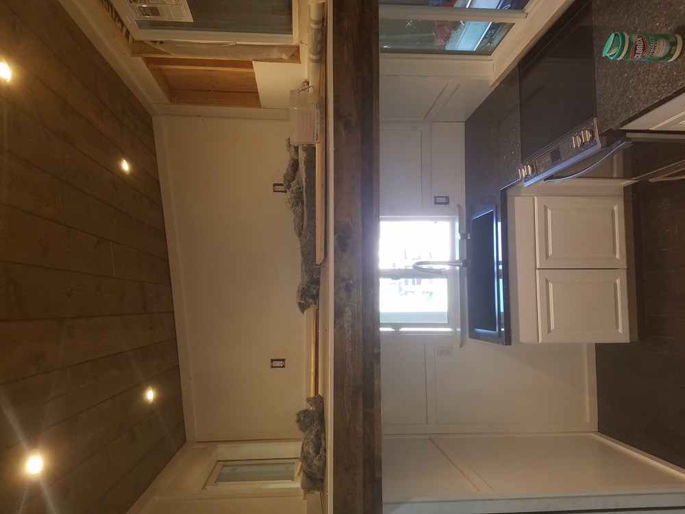 28 foot, 2 bedroom CUSTOM Tiny House - Image 2 Thumbnail