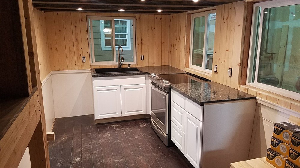 NEW 28 foot custom tiny house  - Image 3 Thumbnail