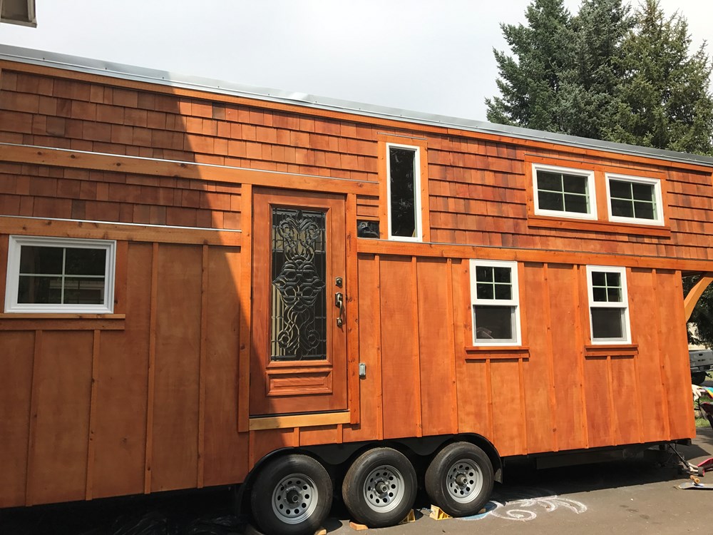 Gorgeous Large Loft Cedar Shake Tiny Home