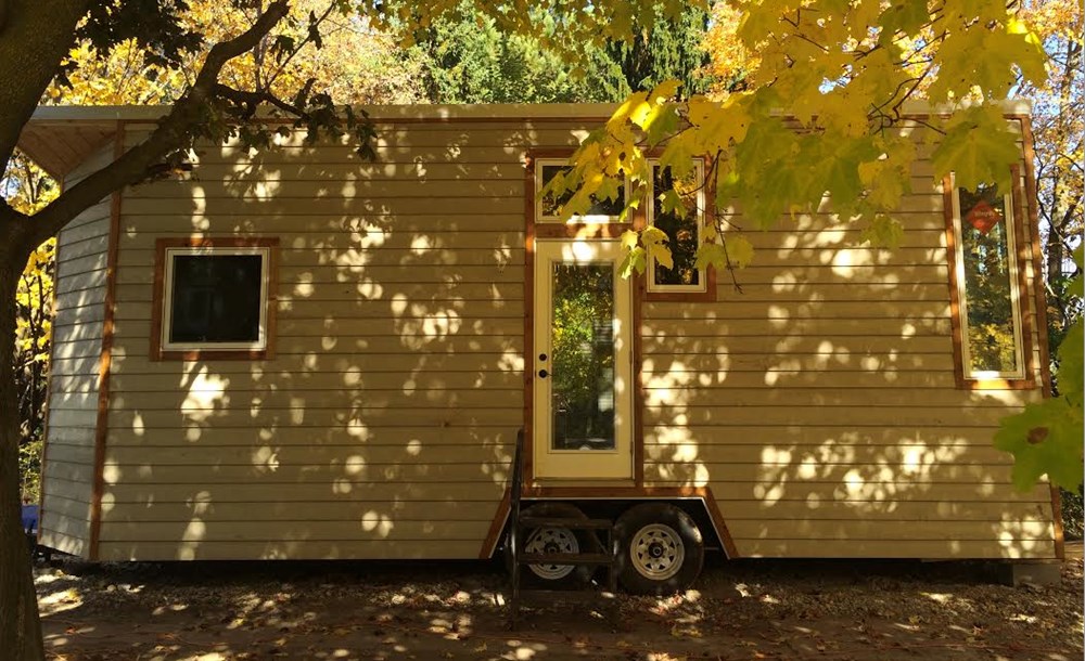 220 (plus two lofts) sq ft THOW 