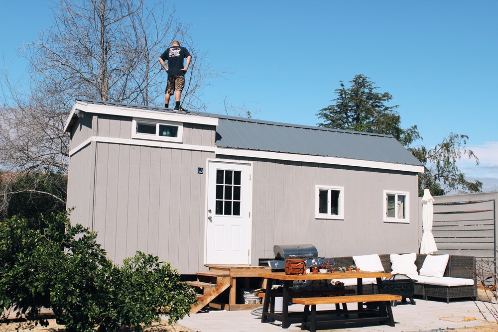 Cute and Cozy Tiny House - Image 1 Thumbnail