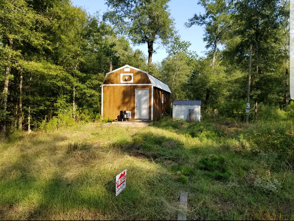 Lake Livingston Tiny Home with Lot