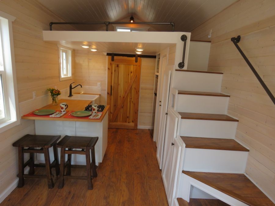 Gorgeous Farmhouse-style Tiny House - Image 2 Thumbnail