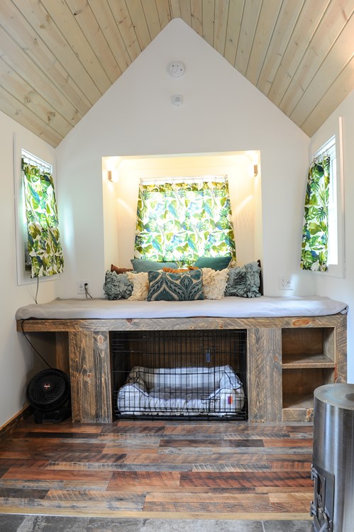 288 sq ft Tiny House for sale - FEATURED ON TINY HOUSE NATION --- Open Floor plan - Custom Wood Japanese Soaking Tub - Built In Dog Kennel - Image 3 Thumbnail