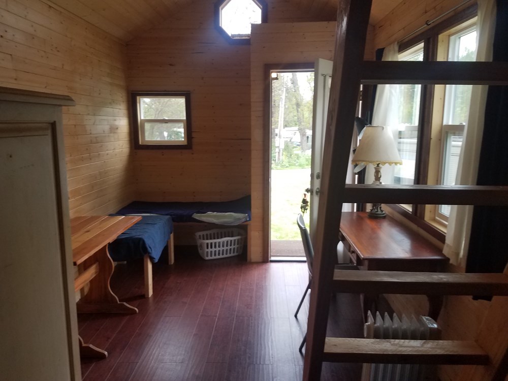 200 sq foot Tiny house in Ashland, Oregon - Image 2 Thumbnail