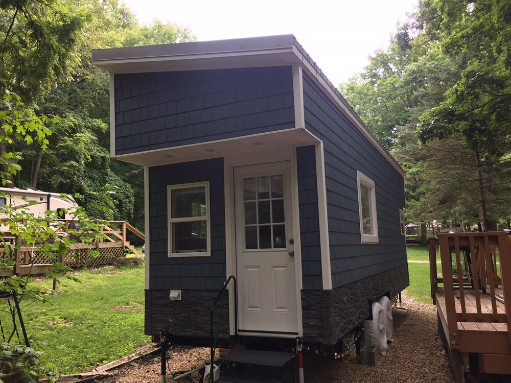 Modern and Professionally Built Tiny House!  RVIA Certification!! 