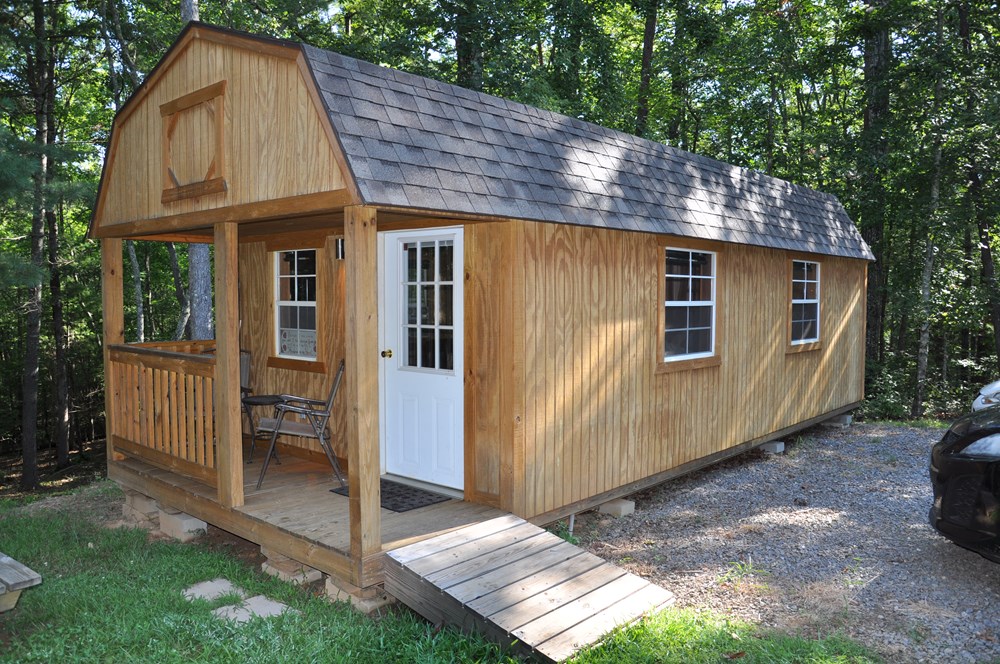Hunter’s / Tiny home Lofted Cabin w/ porch on 6x6 skid system