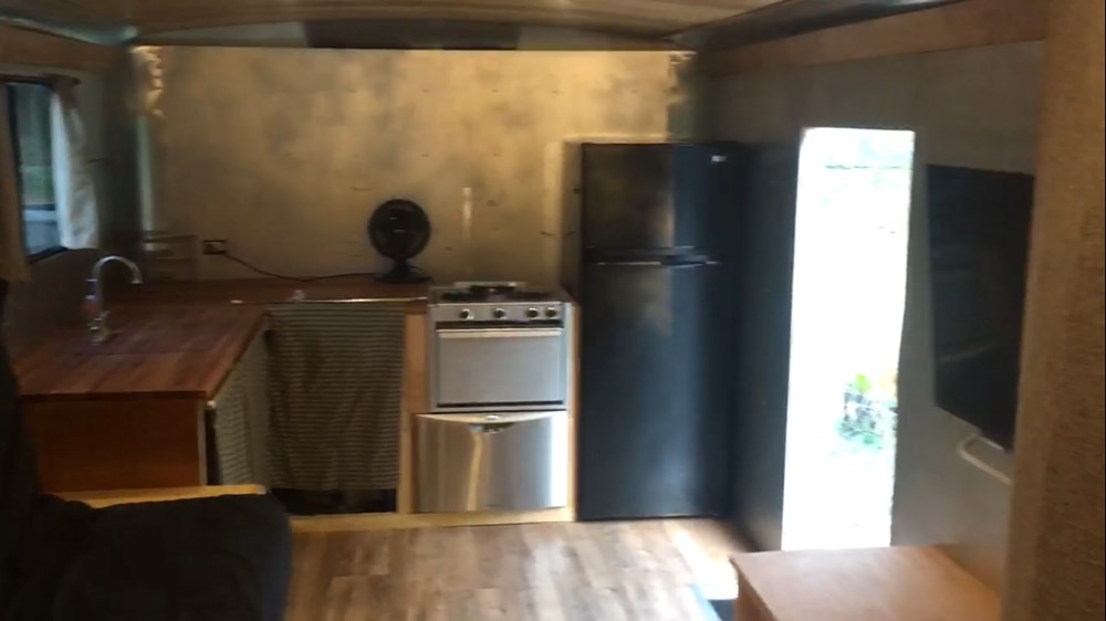 Bug Out Tiny House/Trailer - Image 3 Thumbnail