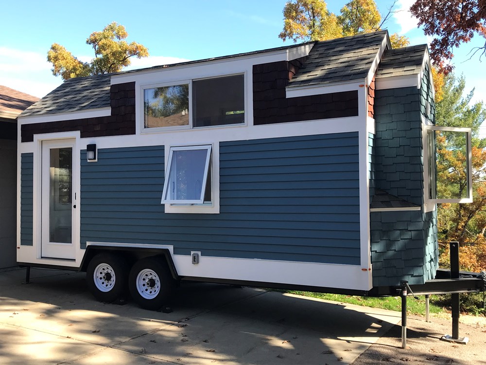 Craftsman Style Tiny House - Image 3 Thumbnail