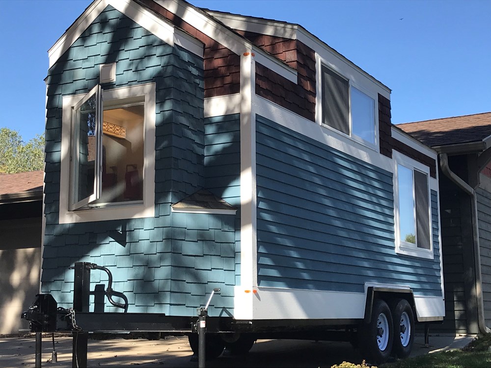 Craftsman Style Tiny House - Image 4 Thumbnail