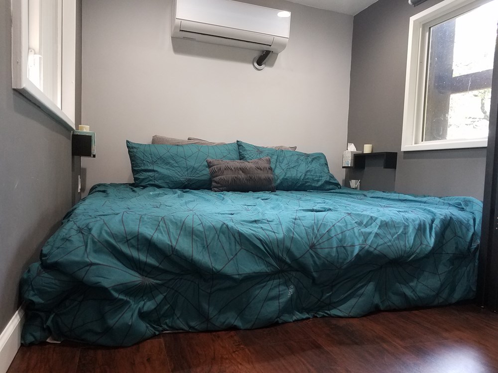 King Size Tiny House on Wheels - Image 4 Thumbnail