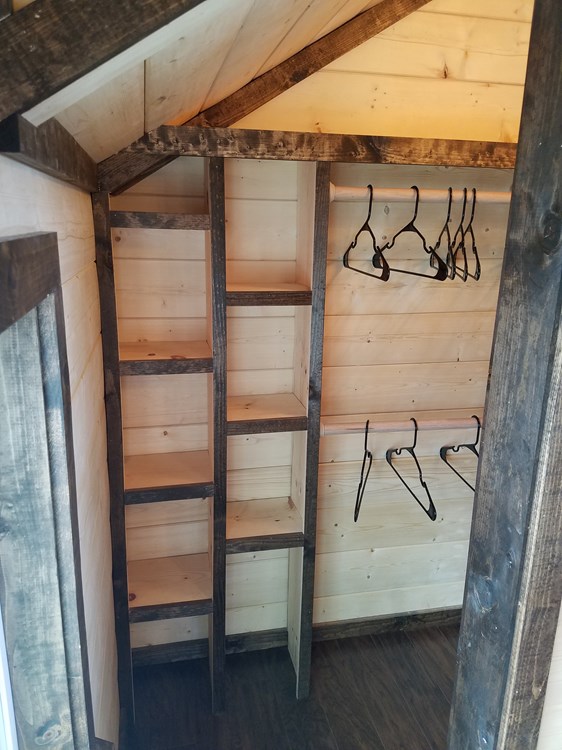 CUSTOM 33ft Log Cabin Style Tiny House- PRICE REDUCED! - Image 4 Thumbnail