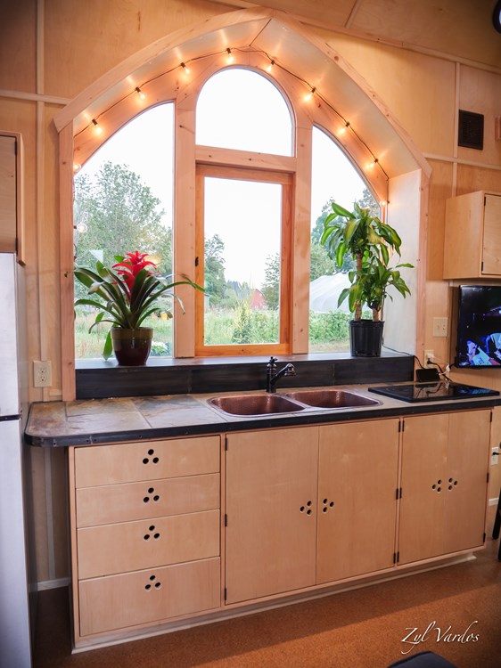 Zyl Vardos-The Damselfly Tiny House on Wheels FOR SALE - Image 4 Thumbnail
