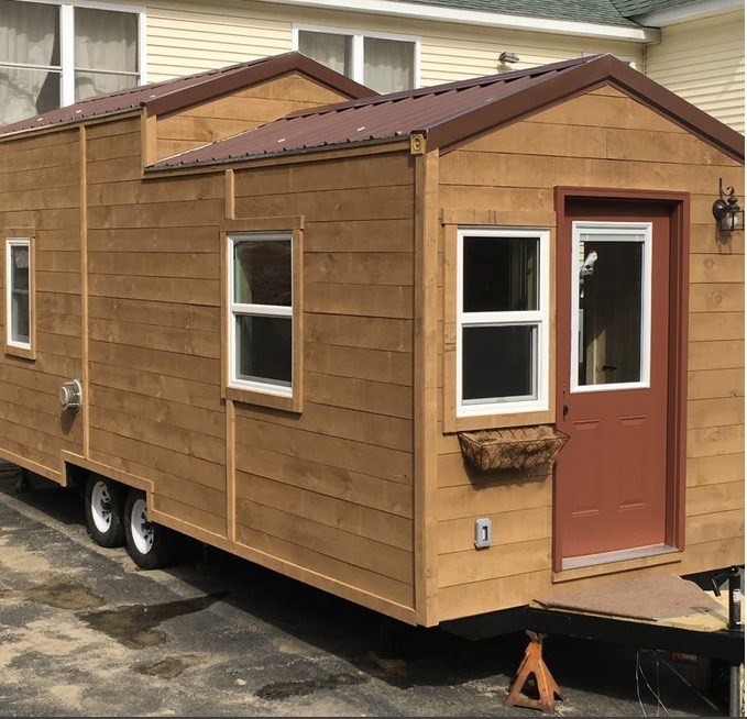 Comfortable Tiny House in Southwestern New Hampshire - Image 2 Thumbnail